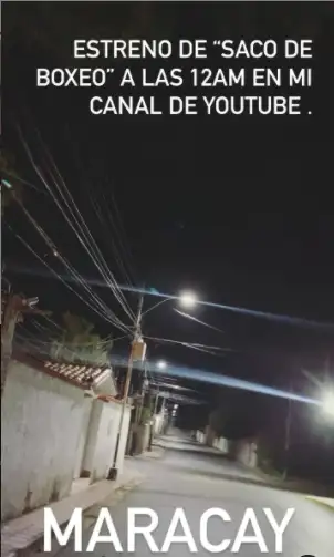 La calle alumbrada en la cuenta de Nacho. Foto: Instagram