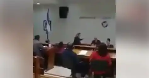 Una vecina increpó a los concejales en plena sesión en General Alvarado