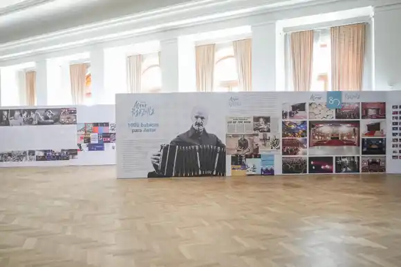 Inauguran una muestra por los 80 años del Teatro Auditorium