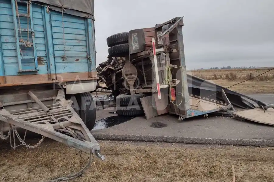 Corte total en Ruta Nacional 34 por un sinestro vial entre tres camiones a la altura de Centeno