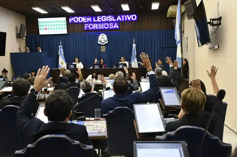 Avanza la reforma de la Carta Magna con cambios fiscales, laborales y sociales