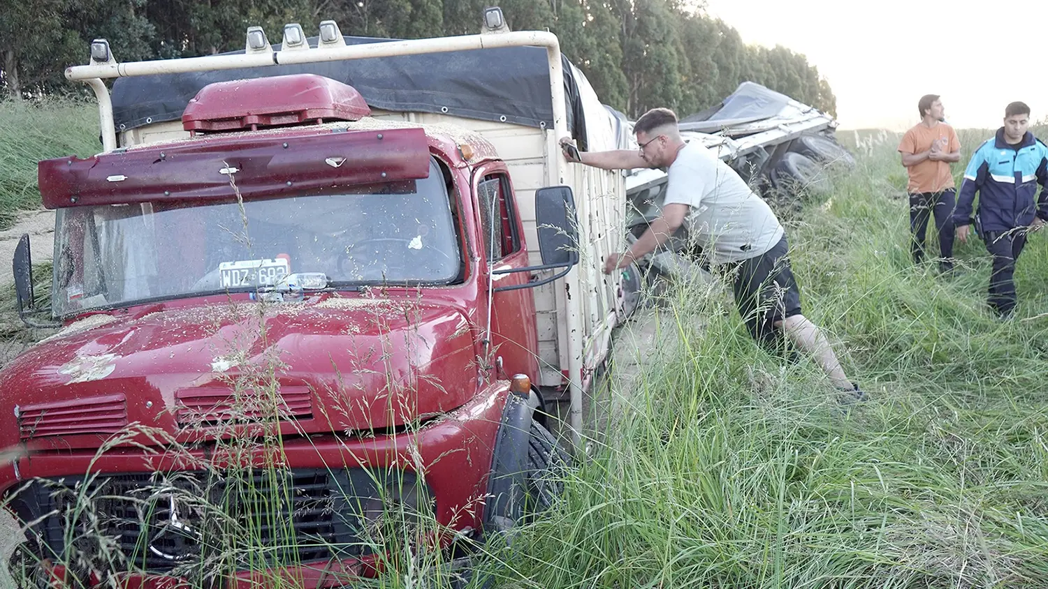 El transportista sufrió golpes leves, pero el rodado quedó muy dañado