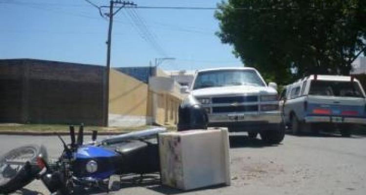 Se recupera el joven que chocó contra un colectivo