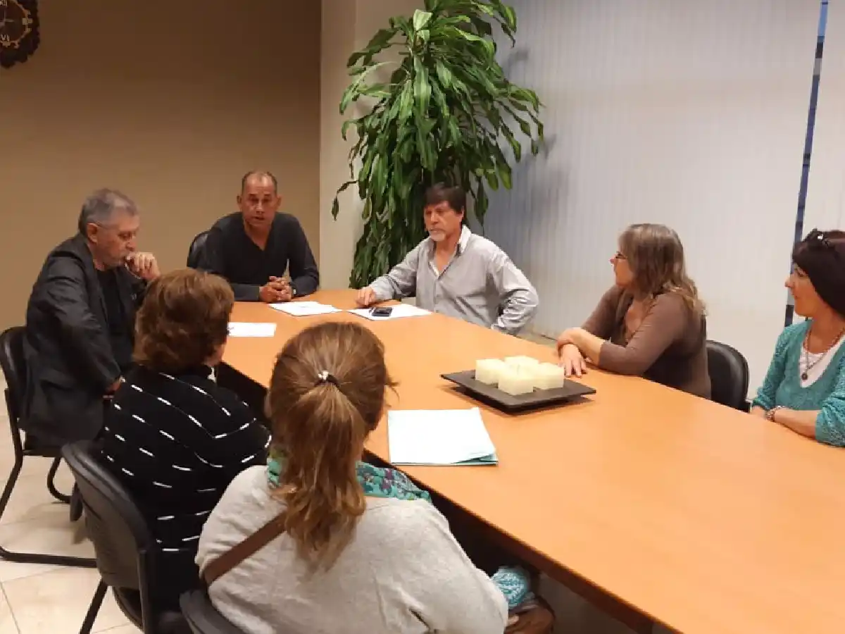 Empleados de Comercio en alerta por el despido de empleados