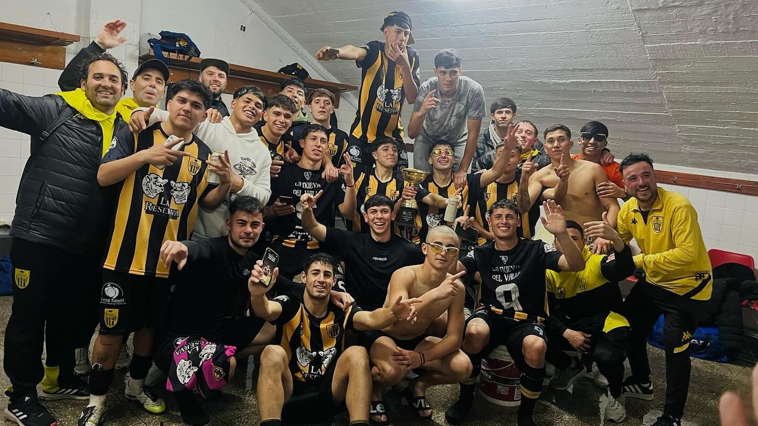 El aurinegro festejó en Reserva