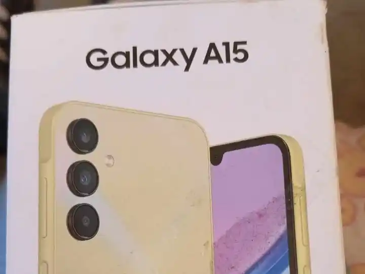 Buscan celular Samsung A15 color amarillo