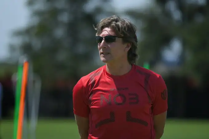 Heinze, entrenador de Newell’s.