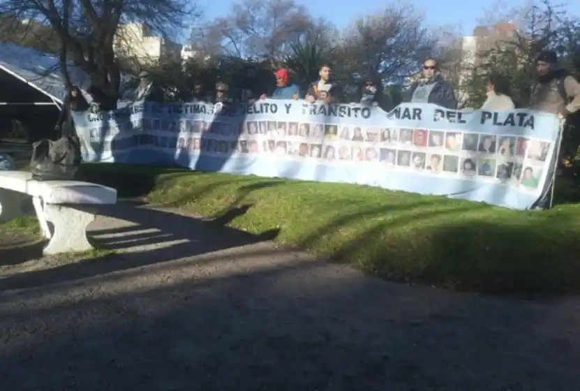 Familiares de víctimas de delito y tránsito se concentraron para reclamar "seguridad y justicia"