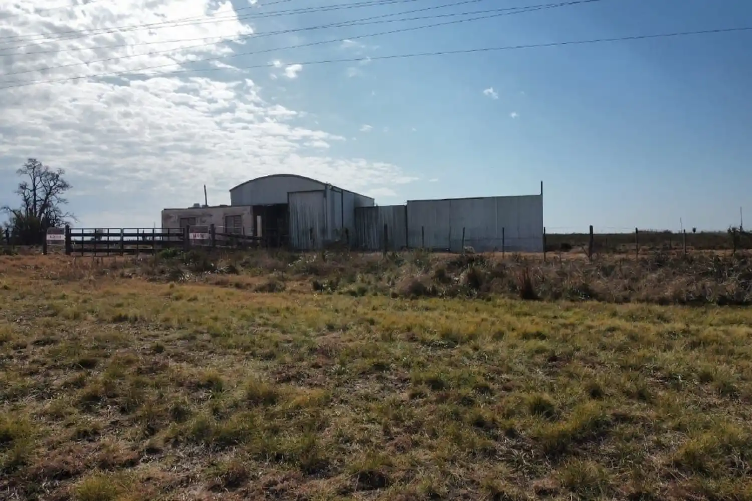 Clausuran centro clandestino de acopio de bidones de agroquímicos en Entre Ríos