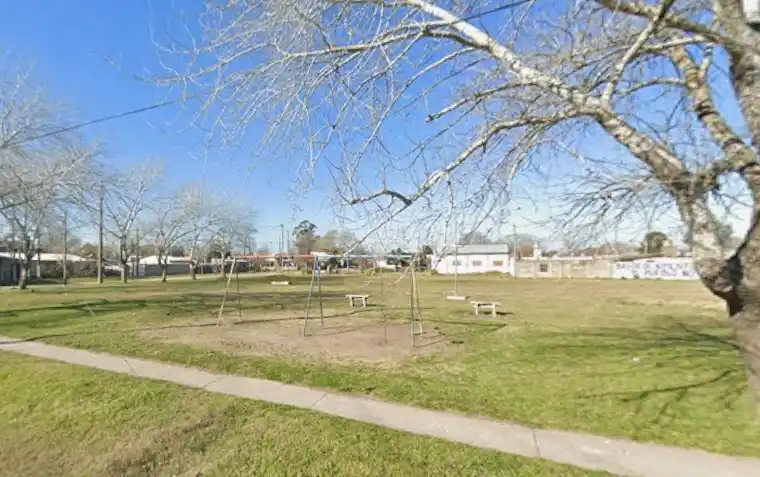 Denuncian “el estado de abandono” de una plaza en el barrio Jorge Newbery
