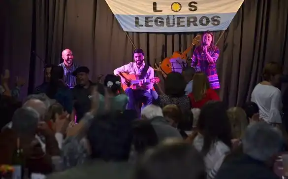 Segunda gran peña popular "Folclore del encuentro"