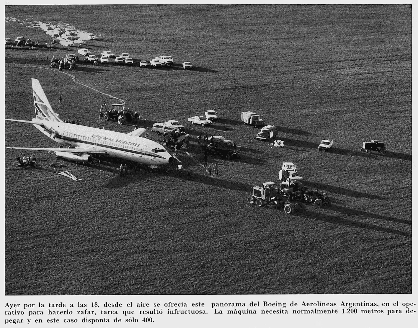 El avion custodiadio por fuerzas policiales.
