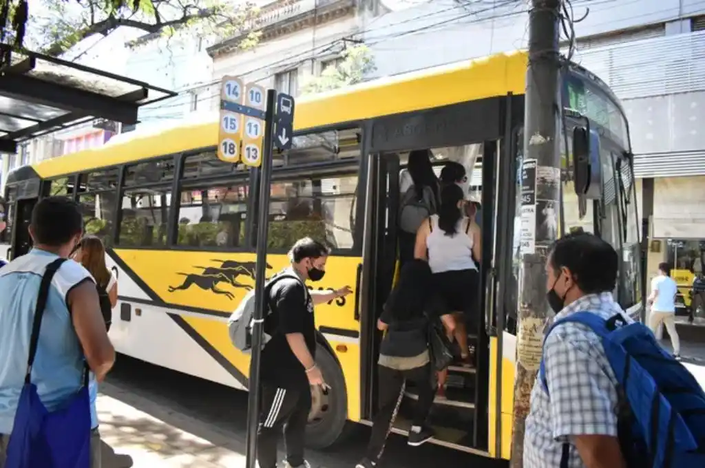 Se levantó el paro de colectivos en la provincia de Santa Fe