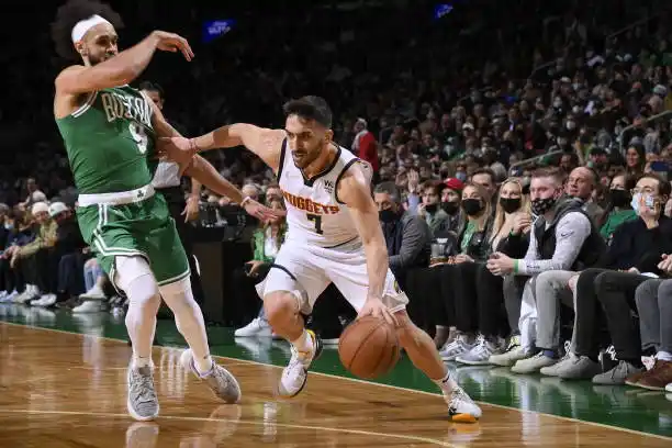 Campazzo en acción ante Boston.