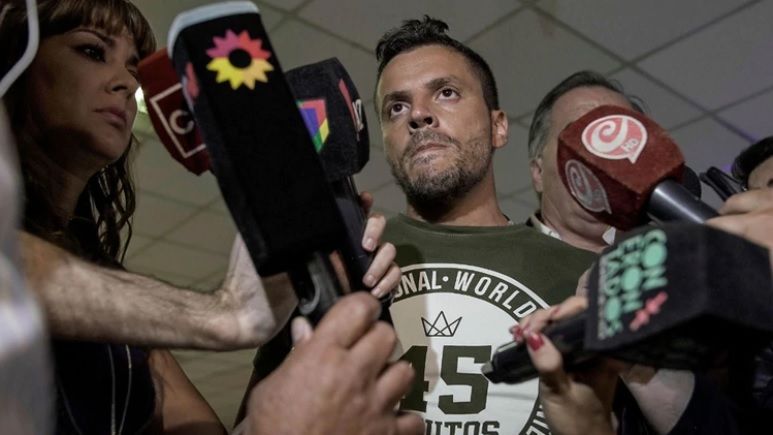 Ulises Jaitt llegó Ezeiza tras la muerte de su hermana Natacha: "Si yo estaba acá esto no pasaba"