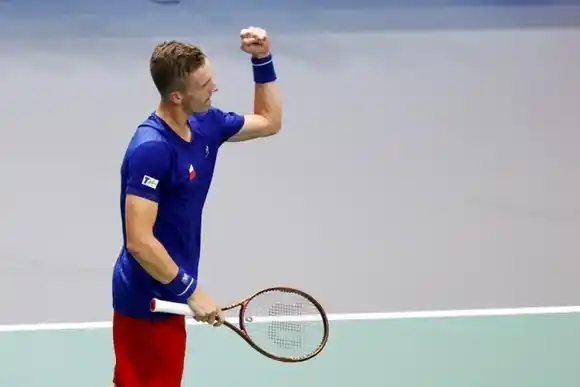 Triunfos de Gran Bretaña y Canadá en las Finales de la Copa Davis