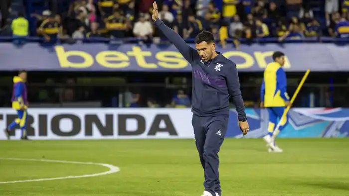 Tevez dejó en claro que “uno siempre sueña con dirigir a Boca”