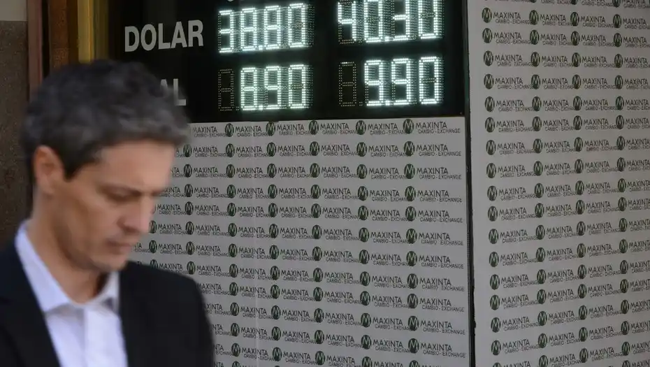 Dólar hoy, sin pausa: volvió a subir y cerró la semana a $42