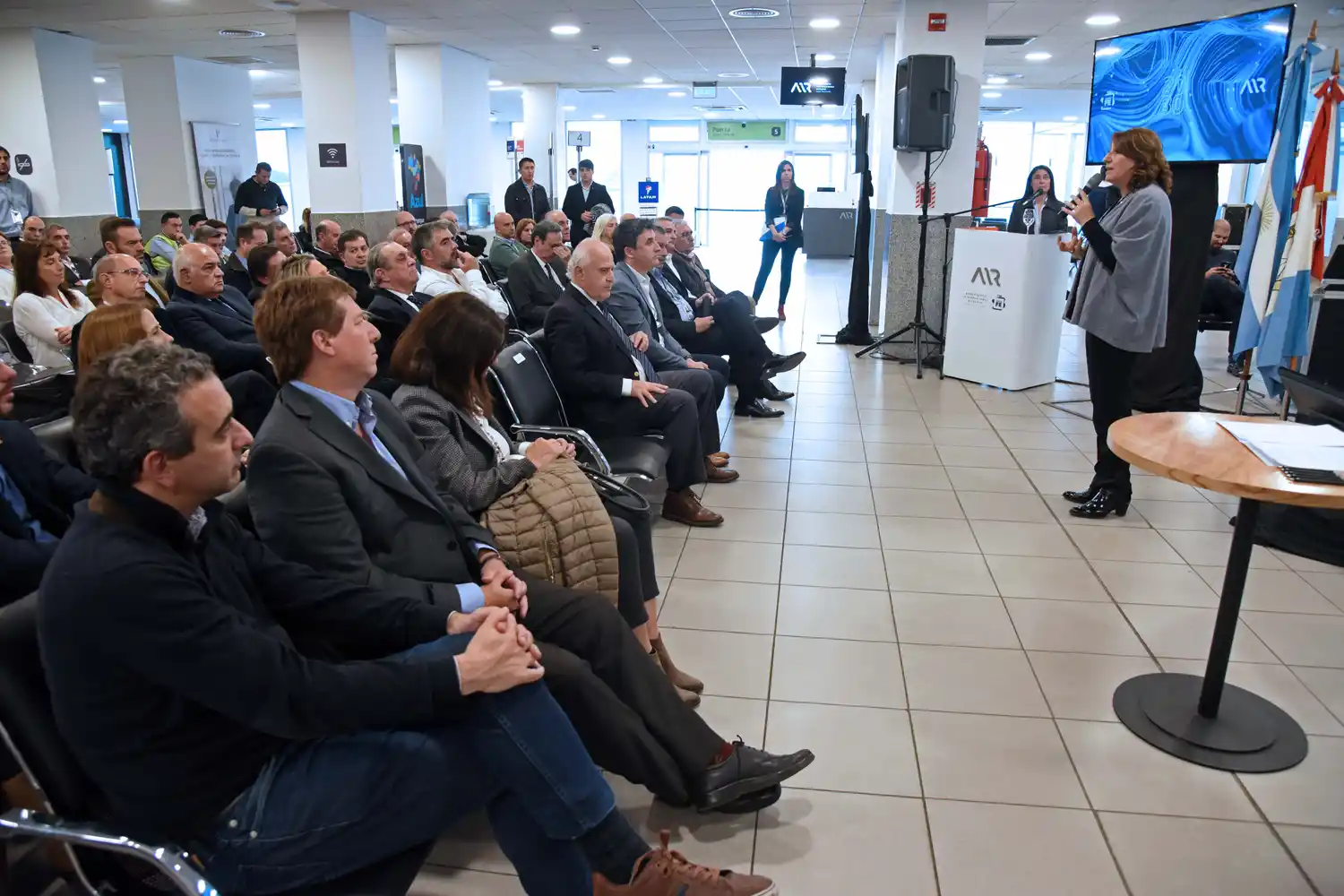 Acuerdo entre Fein y Lifschitz para continuar con las obras del Aeropuerto