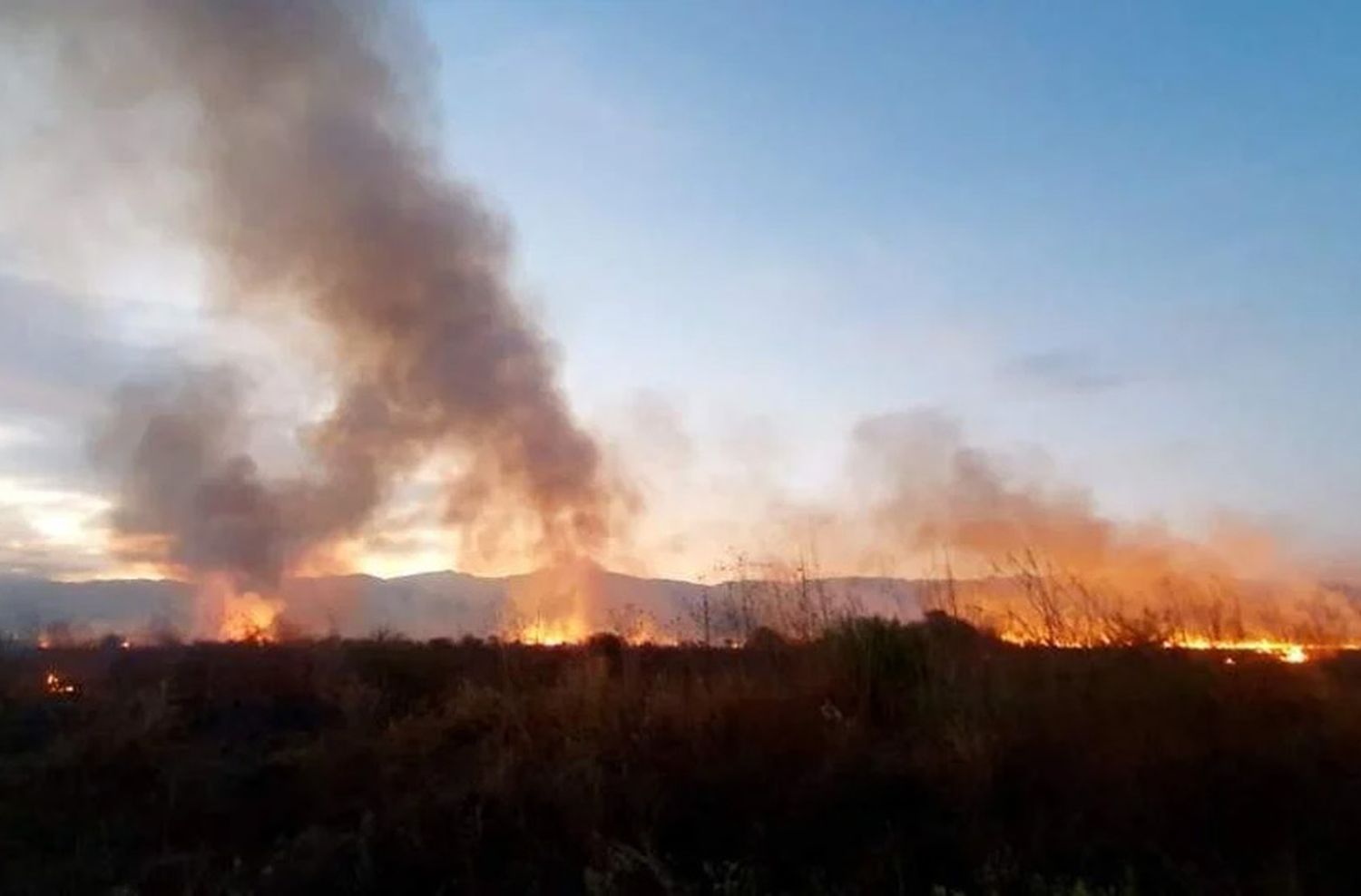 Preocupación en el norte por los focos activos de incendios forestales