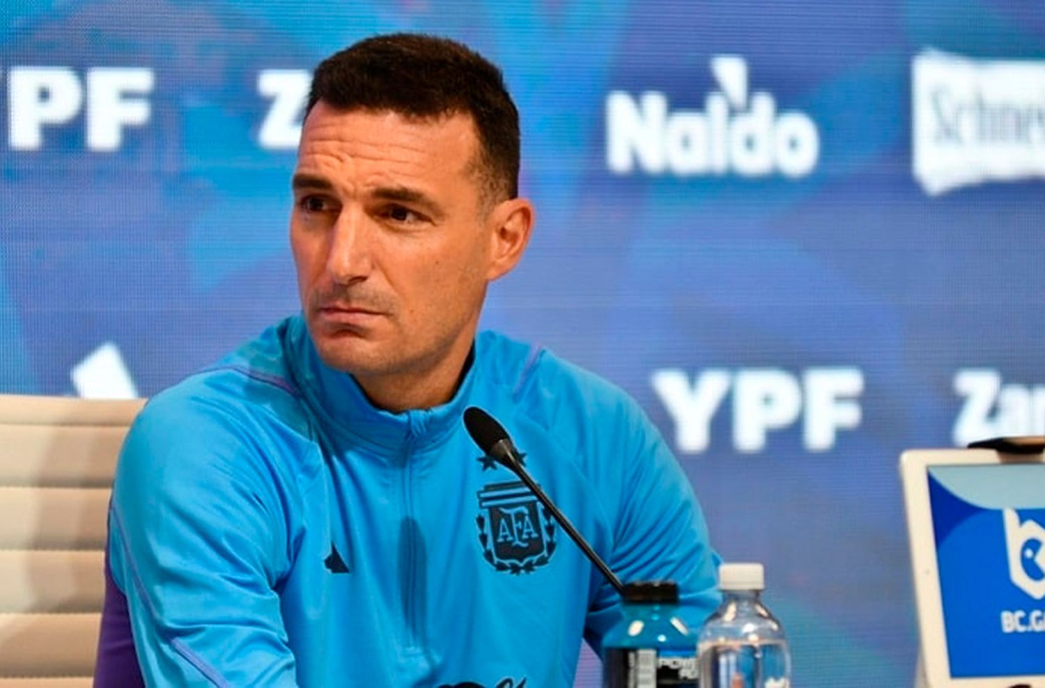 Scaloni mandó un fuerte mensaje para los campeones del mundo y anticipó cuánto tiempo jugará Messi