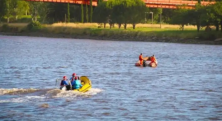 Encuentran sin vida al joven que intentó cruzar el Rio Quequén: “no pudo salir, es como que el río lo succionó”