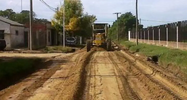 Tareas de mantenimiento en calles de acceso secundario a la ciudad