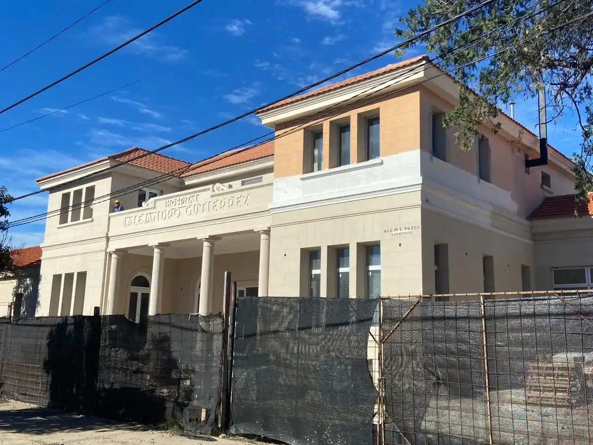 Los trabajos siguen firmes para la recuperación del centenario edificio.