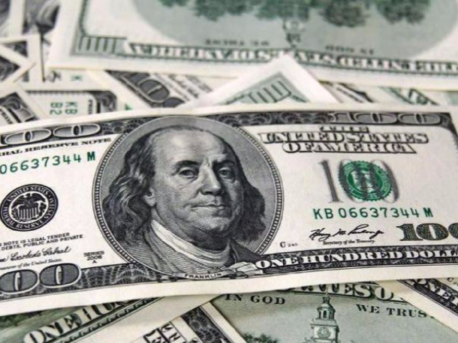 Baja el dólar en el primer día del control de cambio 