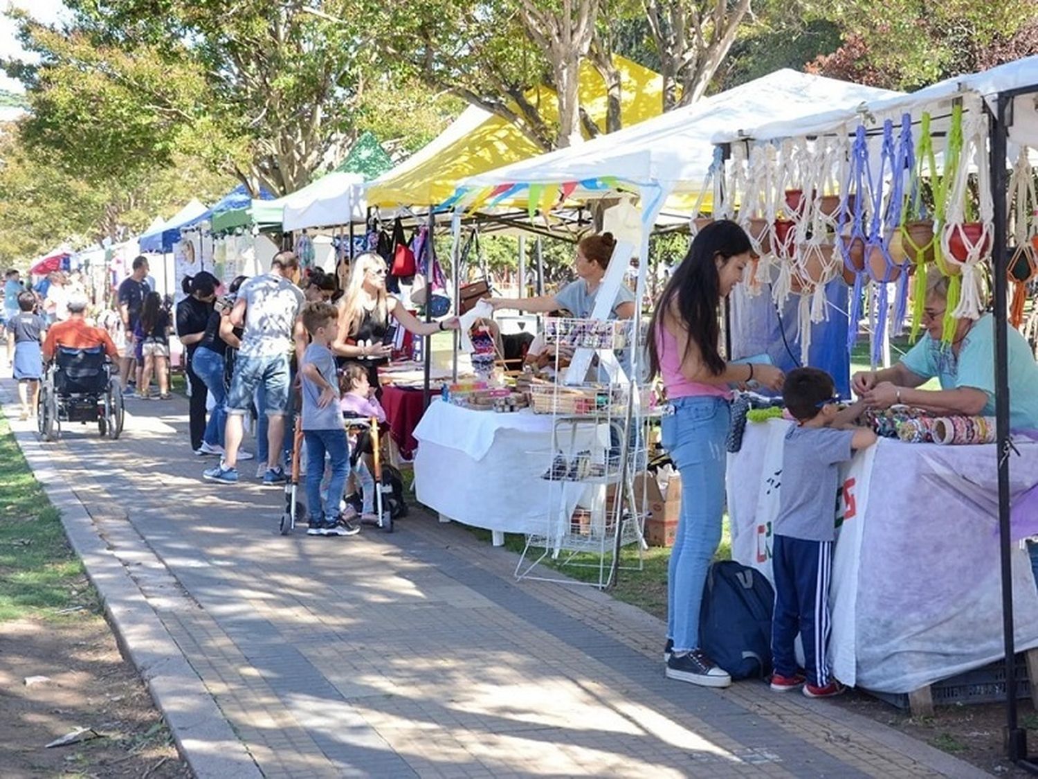 Los espacios feriales es uno de los canales de promoción de los emprendedores venadenses. Foto: Gentileza