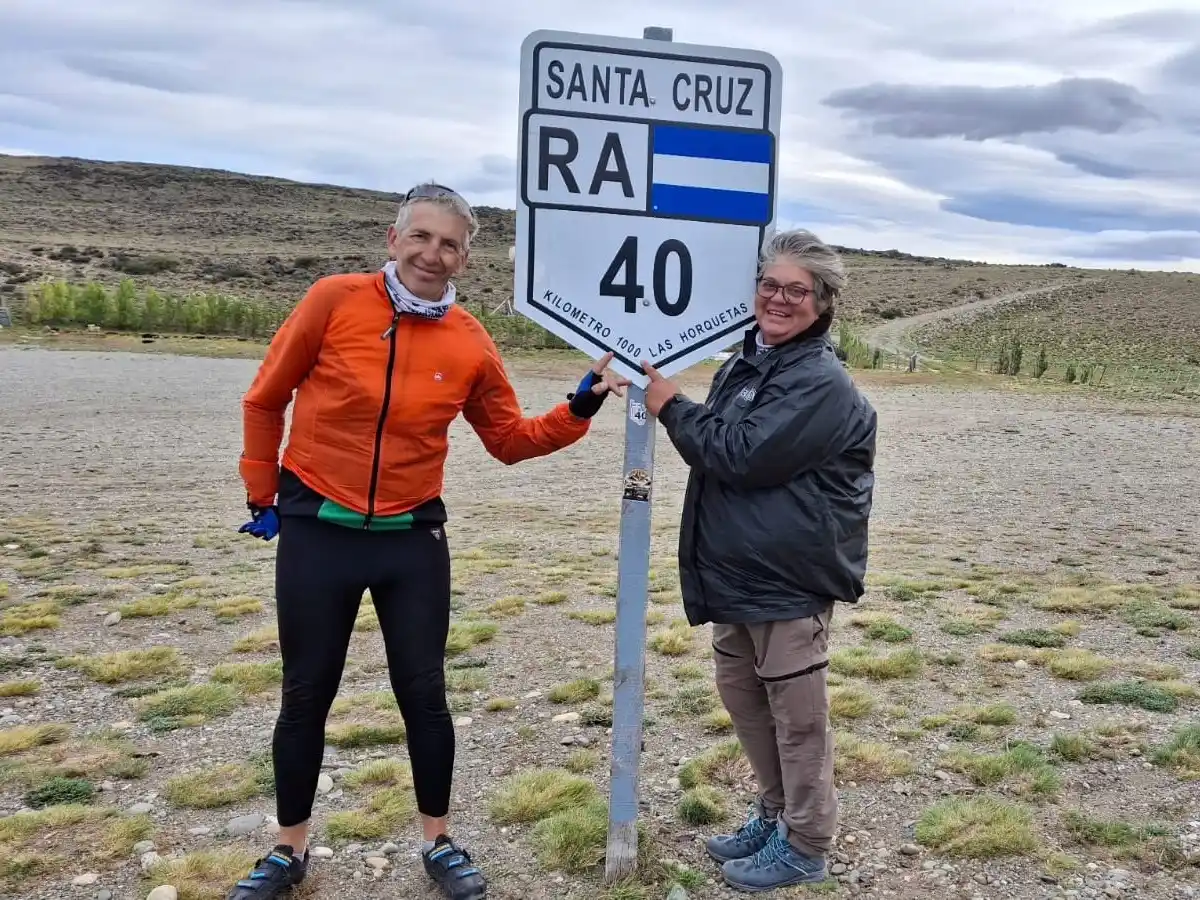 Sandra y Martín son tandilenses y recorren la icónica Ruta 40 de nuestro país