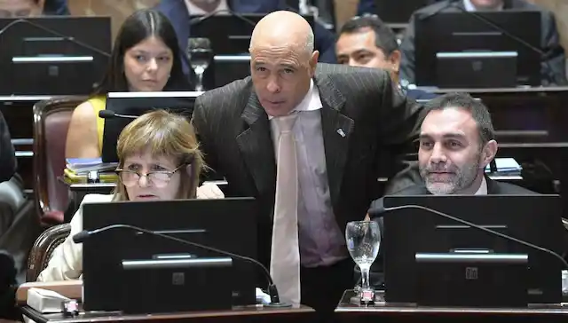 Senado: el Gobierno busca la media sanción de la reforma laboral y la votación sería cerca de la medianoche