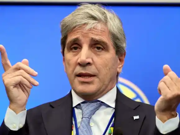 Luis Caputo afirmó que el rumbo económico es “indeclinable”