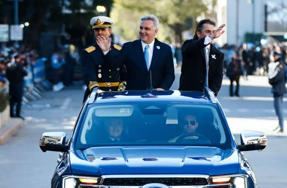 Llaryora en el Día de la Bandera: “Nos toca construir una Córdoba y una Argentina mejores”