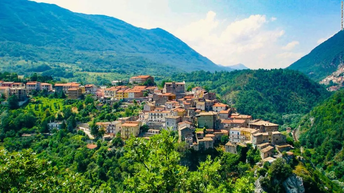 Los 4 pueblos europeos que promueven la llegada de jóvenes a través de incentivos económicos