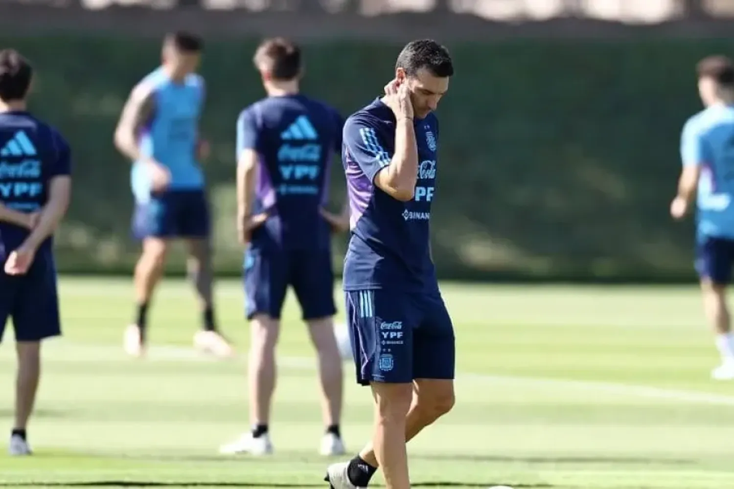 Scaloni define el equipo para enfrentar a Polonia