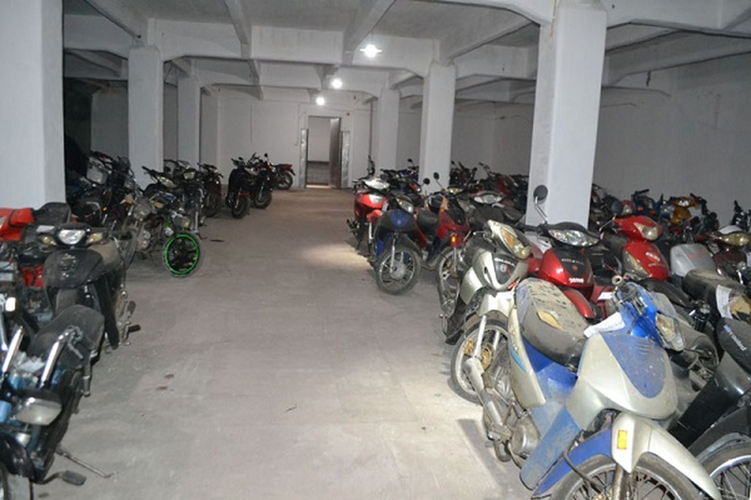 Compactarán más de 250 vehículos abandonados en el ex Frigorífico