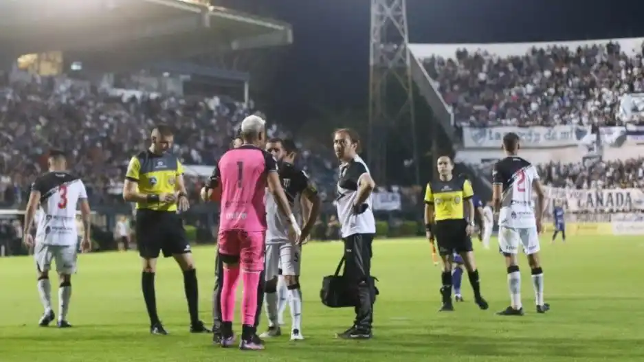 Quilmes y Gimnasia (M) se reanuda sin público