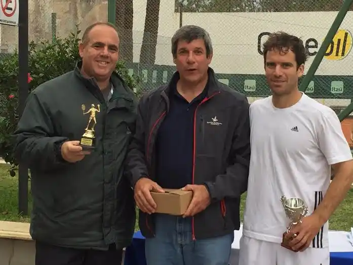 Tenis: Spektor y Benvenaste fueron campeones en Uruguay