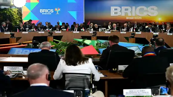 Sin nombrar a Trump, los BRICS expresan "seria preocupación" por los aranceles