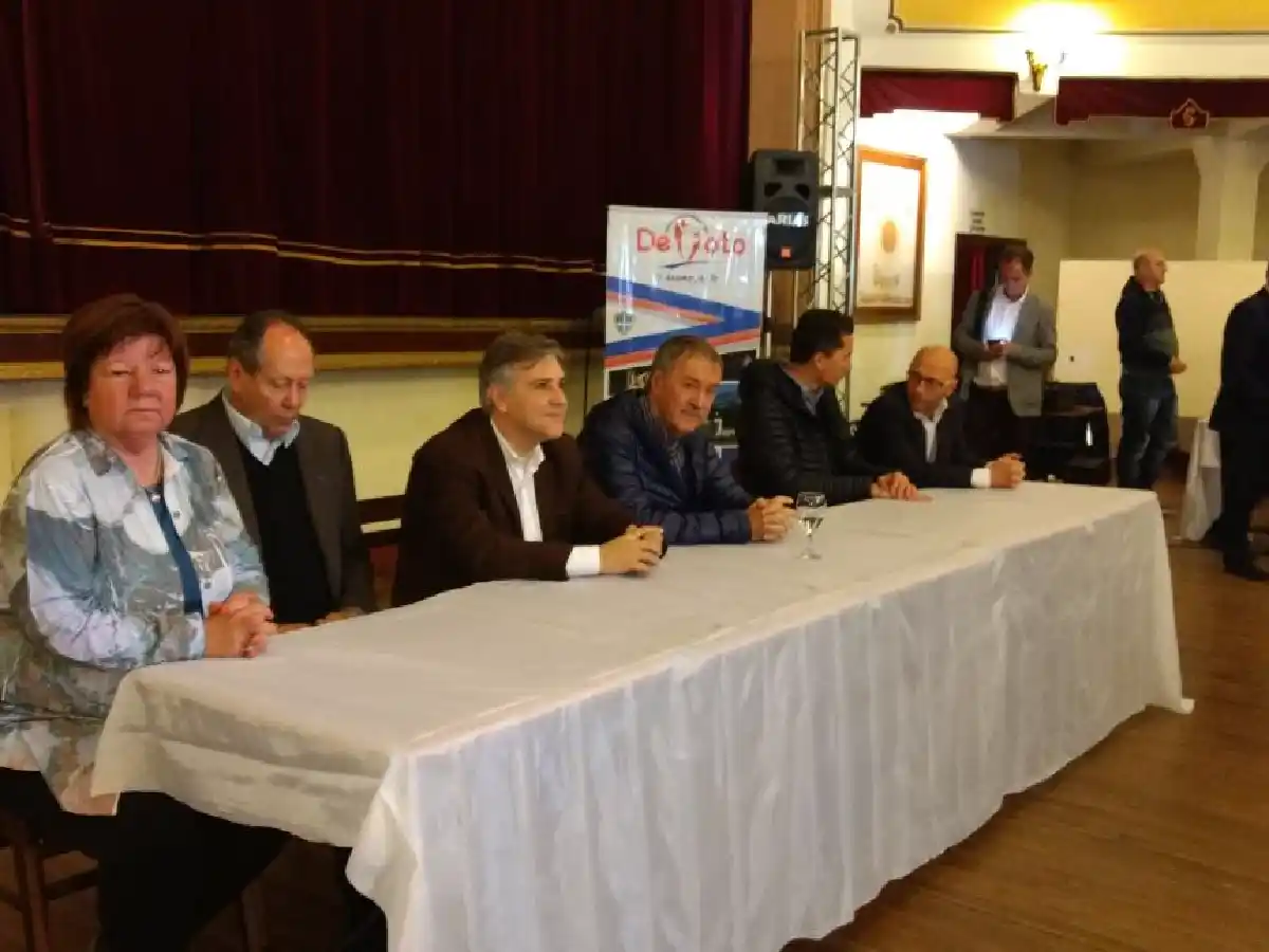 Devoto: Schiaretti firmó el convenio para las cloacas