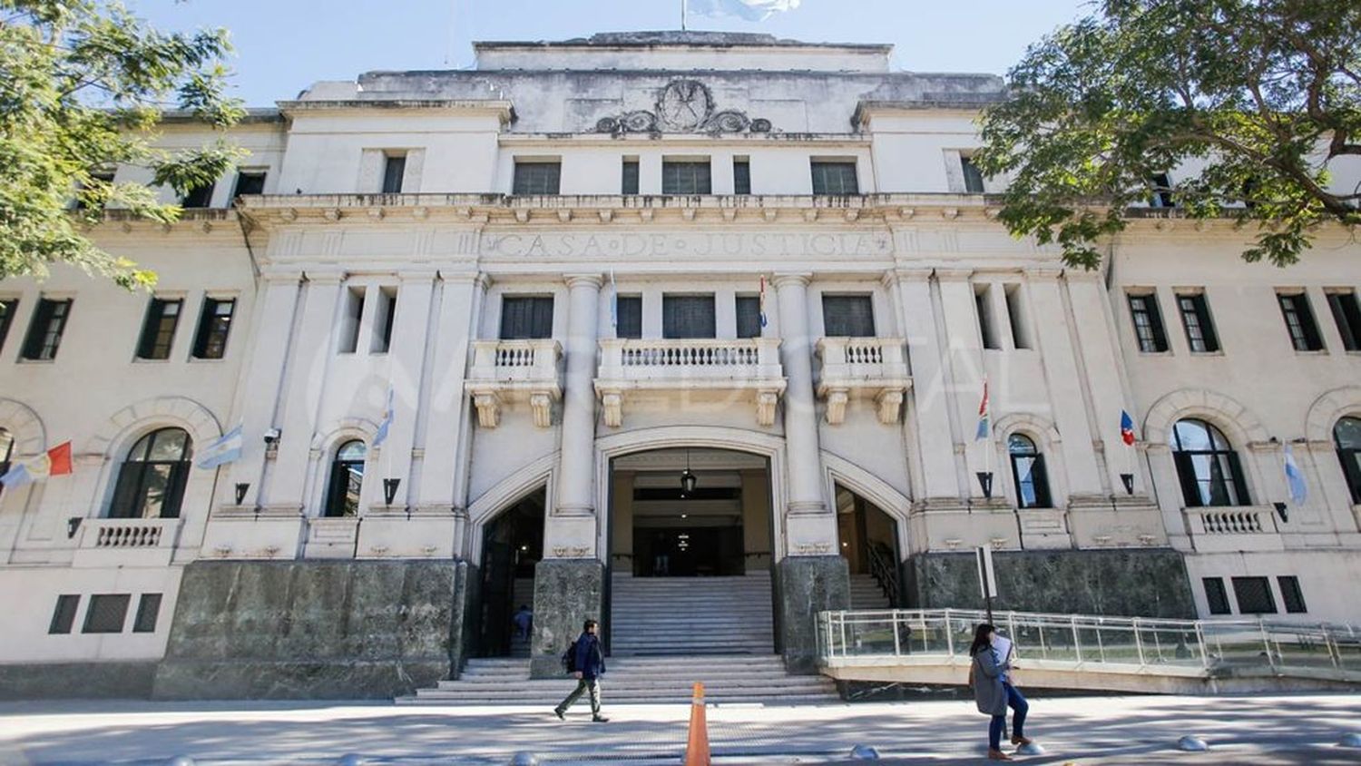 Tras denuncias anónimas y dos allanamientos, cayeron un hombre y una mujer por venta de drogas