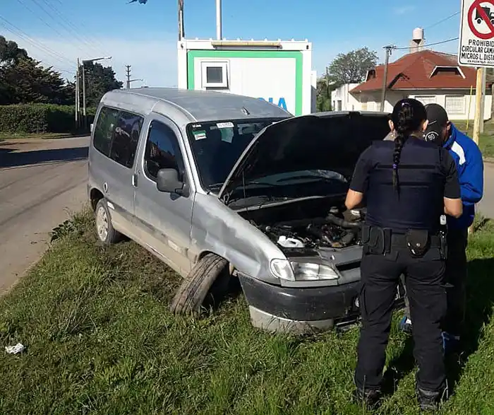Accidente junto a un puesto policial