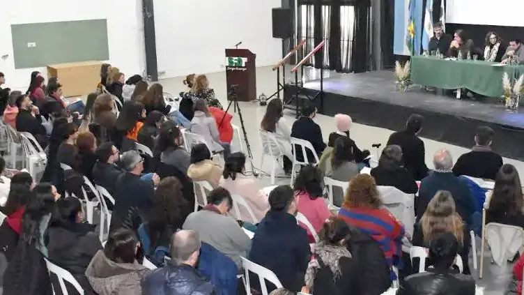 Jornada. Participaron autoridades educativas y  docentes