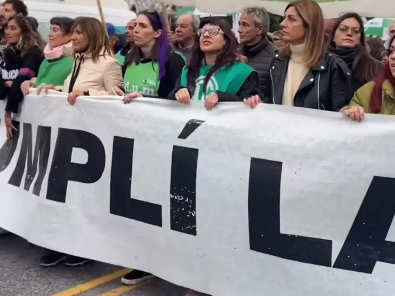 Marcha universitaria y contradicciones políticas