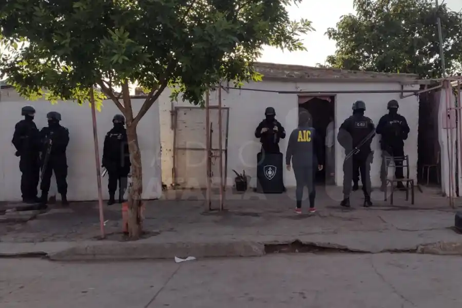 Esta mañana: Infantería allanó un domicilio en calle Tucumán