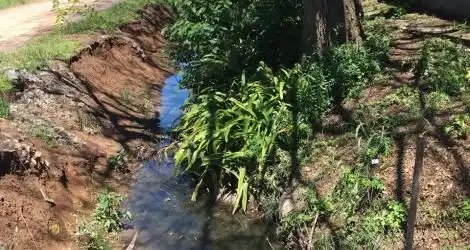 “Cada vez que llueve se desmorona más la calle”
