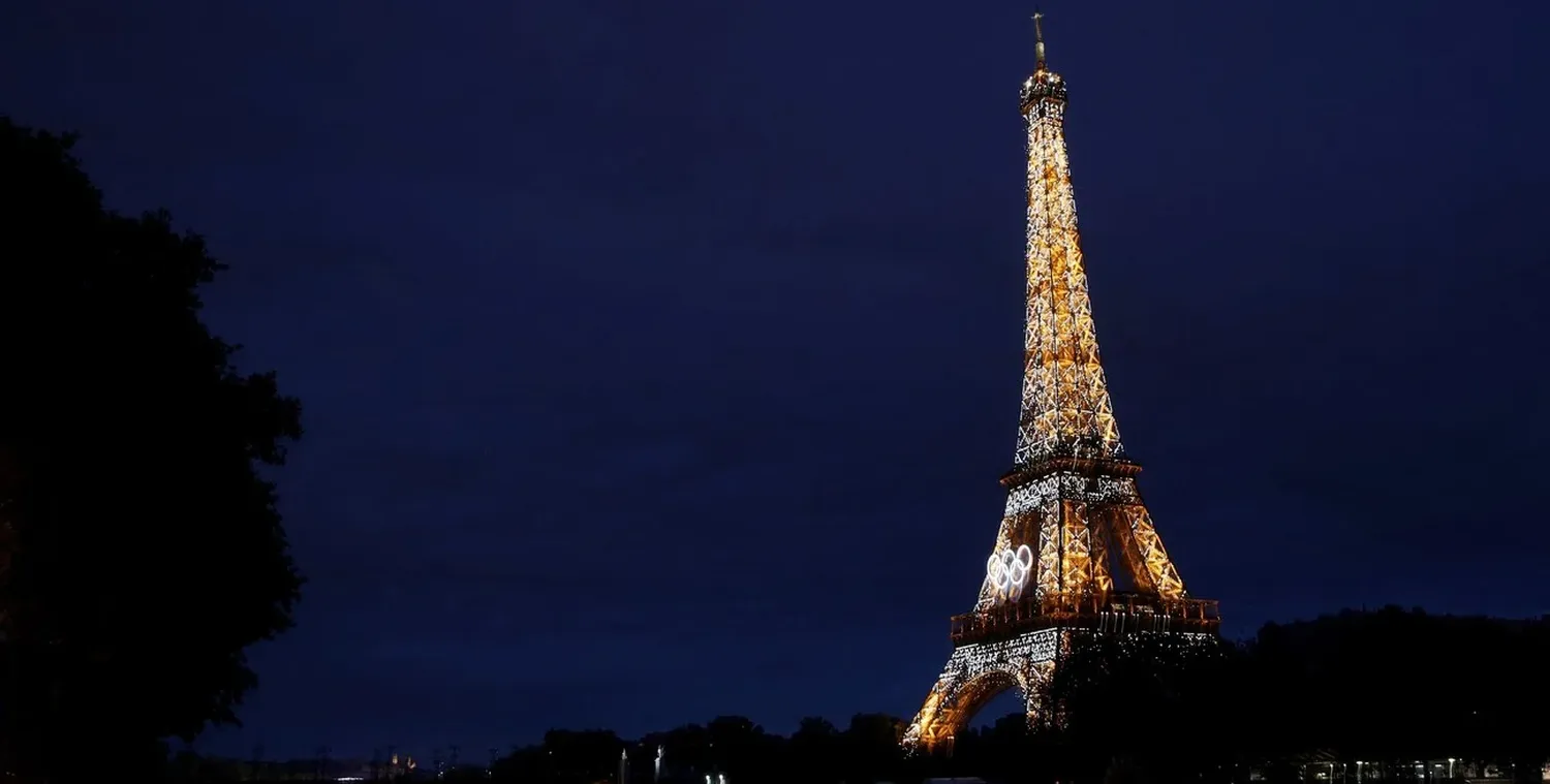 La Torre Eiffel a la espera de lo que será la ceremonia de apertura de los Juegos Olímpicos. Crédito: Reuters