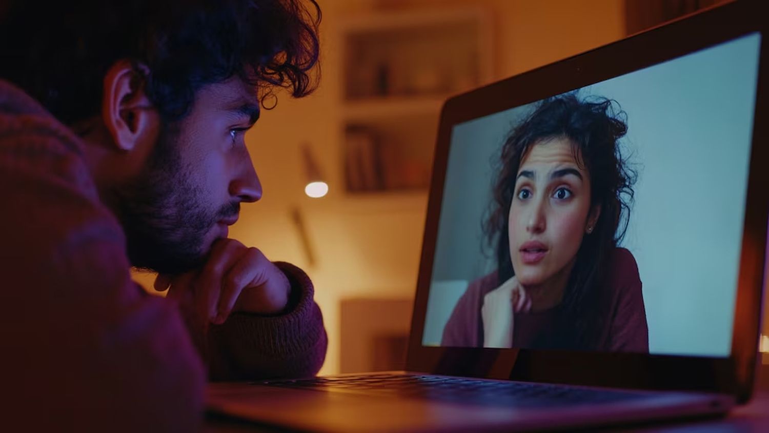 Google Meet ya traduce conversaciones en tiempo real y manteniendo el tono de voz