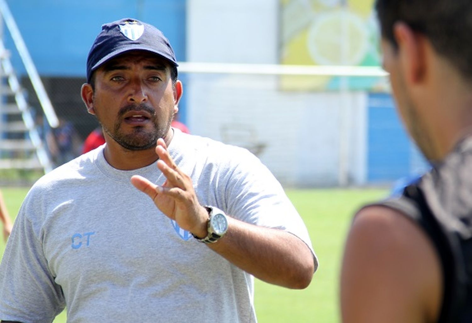 El fuerte posteo del Beto Acosta por el descenso de Juventud: "Para los que no saben el significado de humildad..."